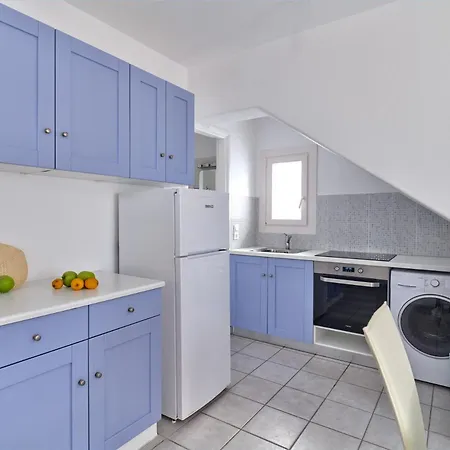 Ilios Home, Walking Distance From Logaras Sandy Beach, Paros Apartman